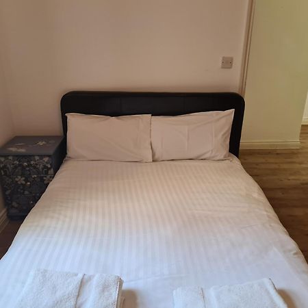 Yarmouth Apartments, Street Permit Parking, Close To Everything, Beach, Pier, Free Wifi Грейт-Ярмут Номер фото