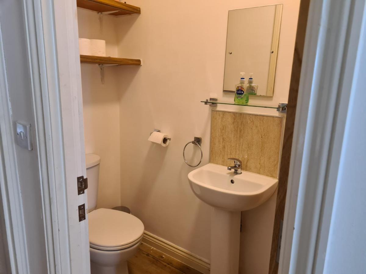 Yarmouth Apartments, Street Permit Parking, Close To Everything, Beach, Pier, Free Wifi Грейт-Ярмут Номер фото