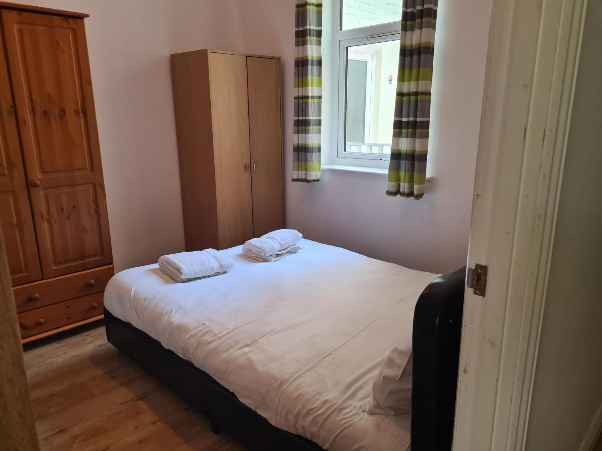 Yarmouth Apartments, Street Permit Parking, Close To Everything, Beach, Pier, Free Wifi Грейт-Ярмут Номер фото