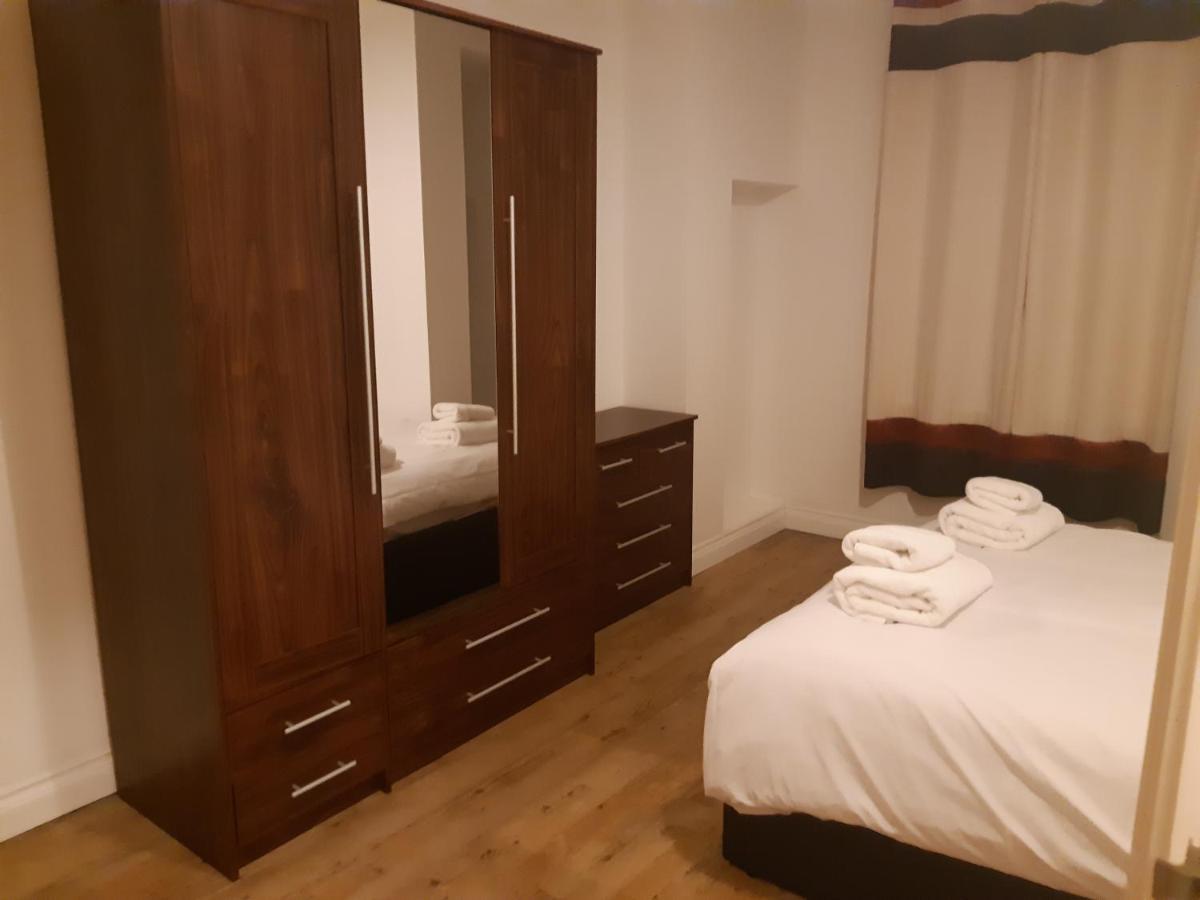 Yarmouth Apartments, Street Permit Parking, Close To Everything, Beach, Pier, Free Wifi Грейт-Ярмут Экстерьер фото