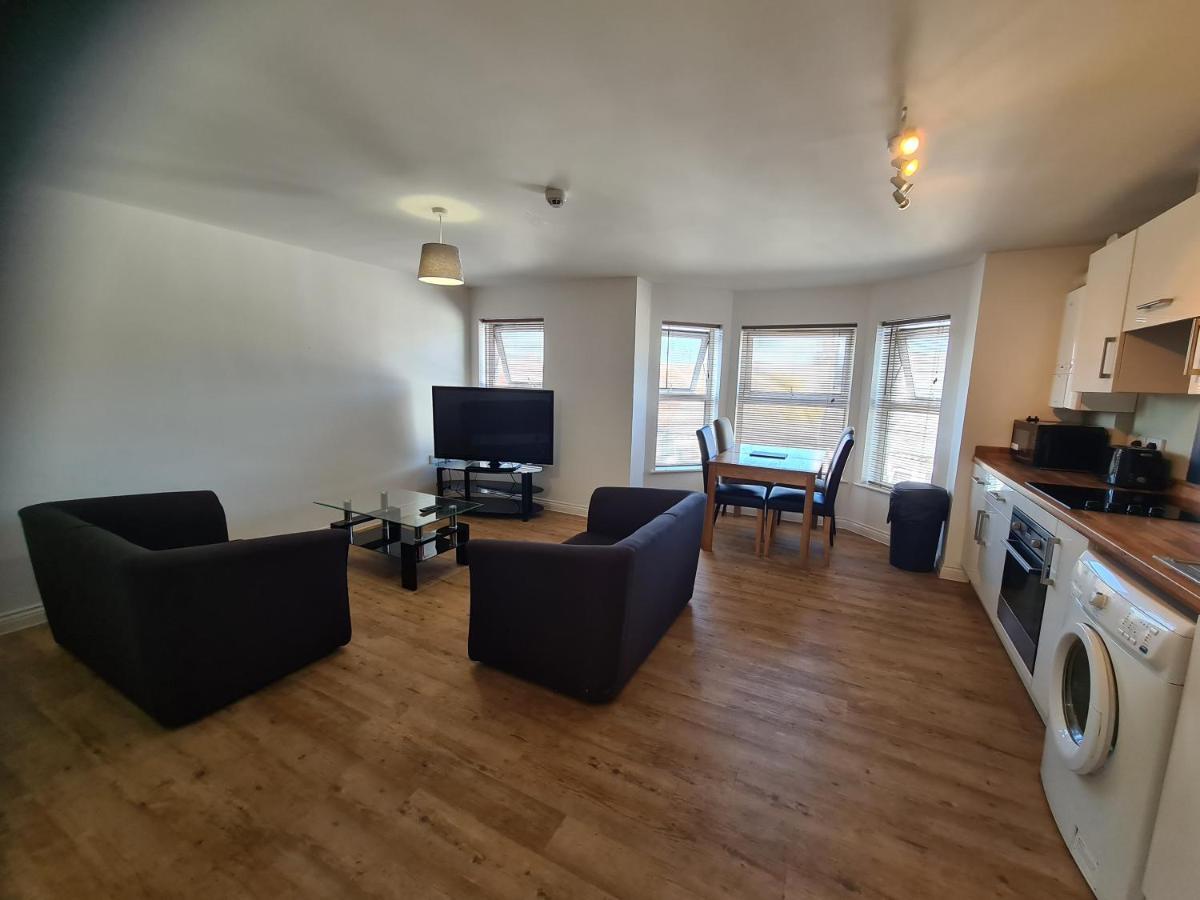 Yarmouth Apartments, Street Permit Parking, Close To Everything, Beach, Pier, Free Wifi Грейт-Ярмут Экстерьер фото