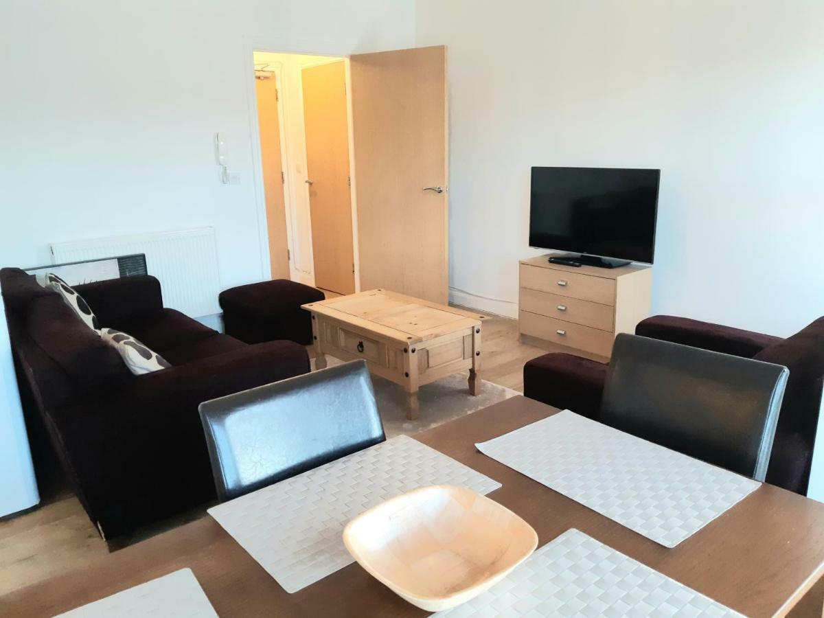 Yarmouth Apartments, Street Permit Parking, Close To Everything, Beach, Pier, Free Wifi Грейт-Ярмут Экстерьер фото