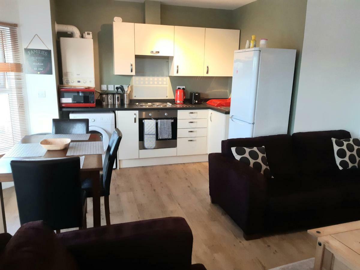 Yarmouth Apartments, Street Permit Parking, Close To Everything, Beach, Pier, Free Wifi Грейт-Ярмут Экстерьер фото